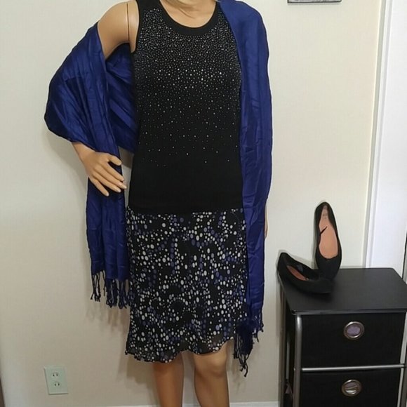 Casual Corner Dresses & Skirts - Black and blue circle print skirt size 0P